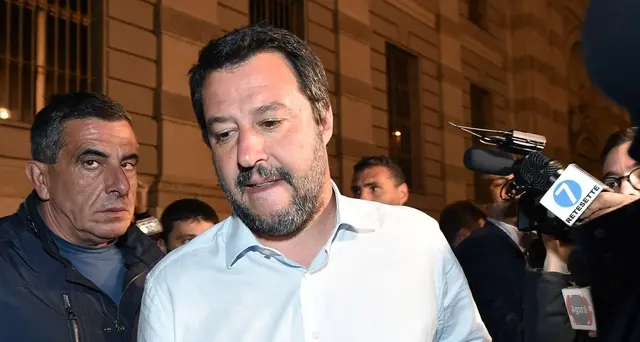 Salvini, raccolta firme per castrazione