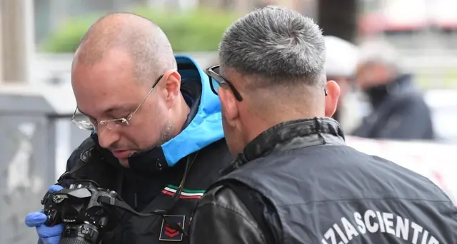 Spari tra folla a Napoli, tre feriti