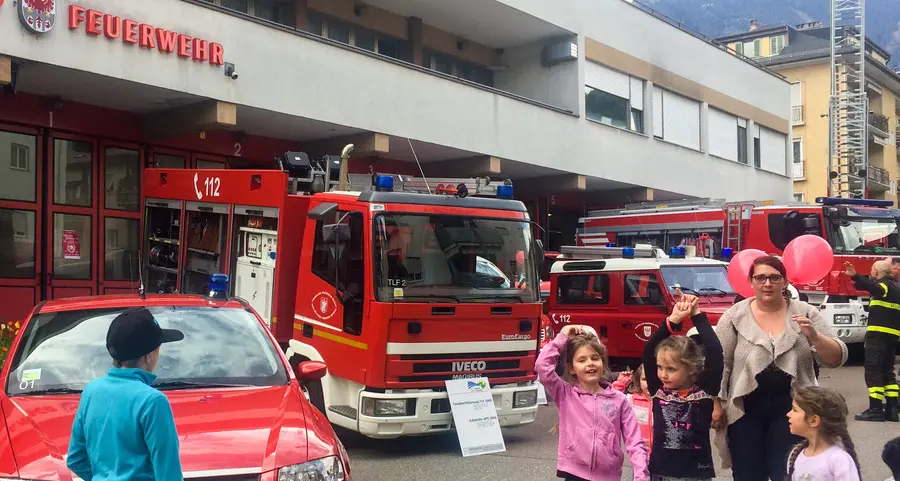 I vigili del fuoco “rapiscono” grandi e piccoli
