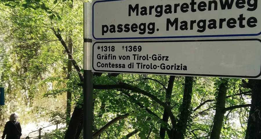Scoppia la guerra dei nomi «Vie, Rösch fa di testa sua»