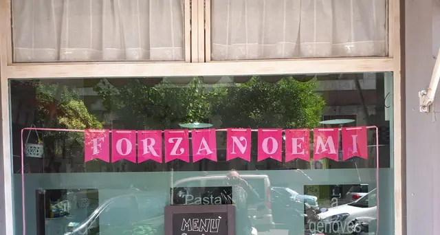 Ristorante espone scritta per Noemi