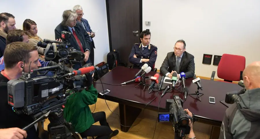 Violenza sessuale sulle passeggiate, la 15enne sotto shock in ospedale