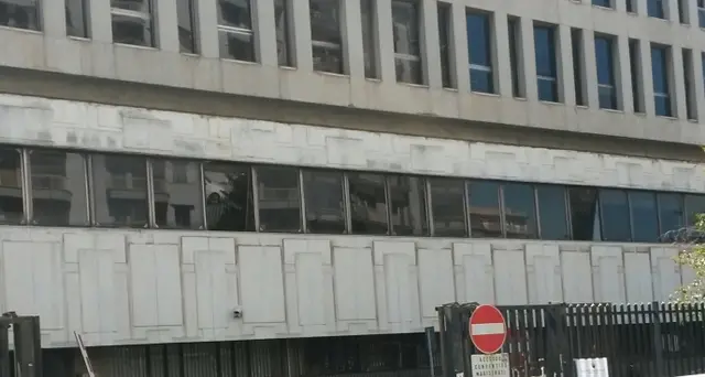 'Se vuoi laurearti, nuda sotto la toga'