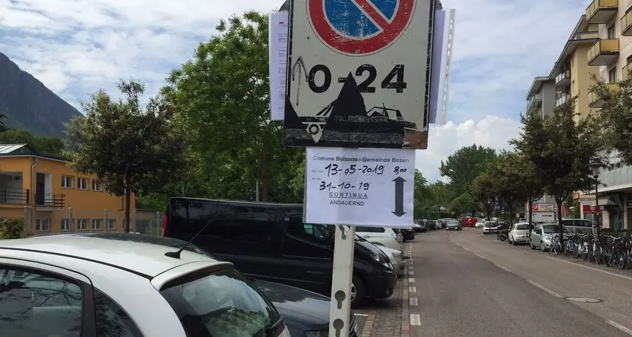 Teleriscaldamento, lavori a raffica: saltano i parcheggi