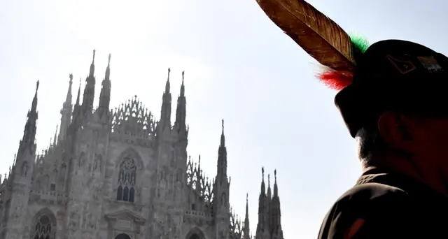 Adunata Alpini: maxi sfilata a Milano