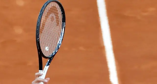 Tsitsipas ko, Djokovic fa tris a Madrid