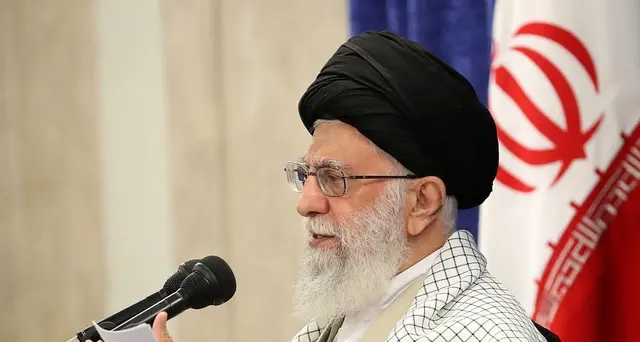 Khamenei, non fidiamoci degli stranieri