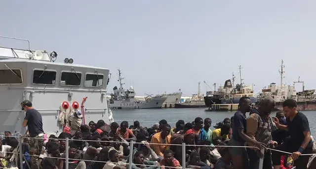 SeaWatch,da Libia ordine di allontanarci
