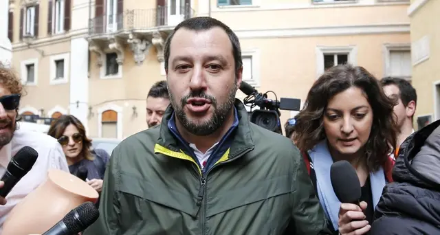 Salvini, non rispondo agli insulti