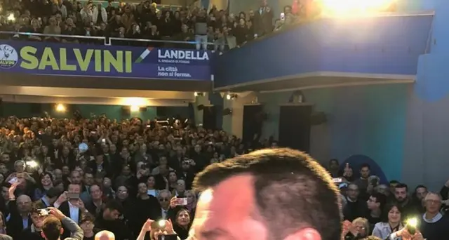 Striscione anti-Salvini,aperta inchiesta