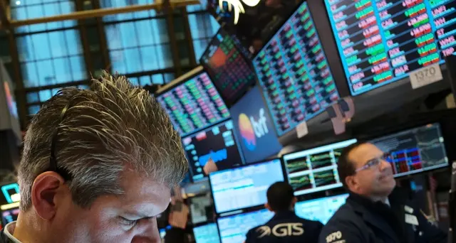Wall Street chiude in calo, Dj -0,38%
