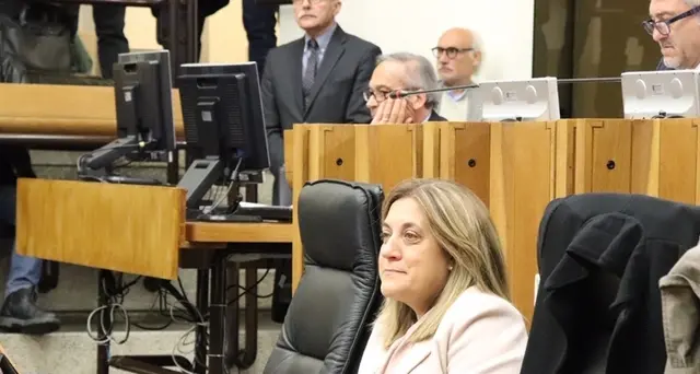 Assemblea respinge dimissioni Marini