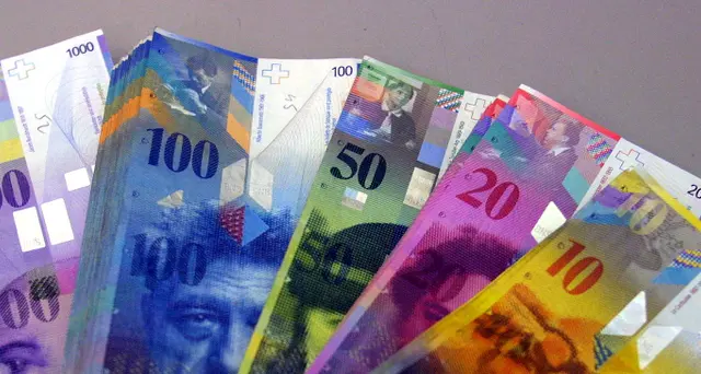 Riporta mln da Svizzera,92enne patteggia