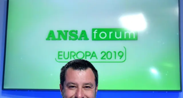 Salvini, chiedere aiuto a Maria? Posso?