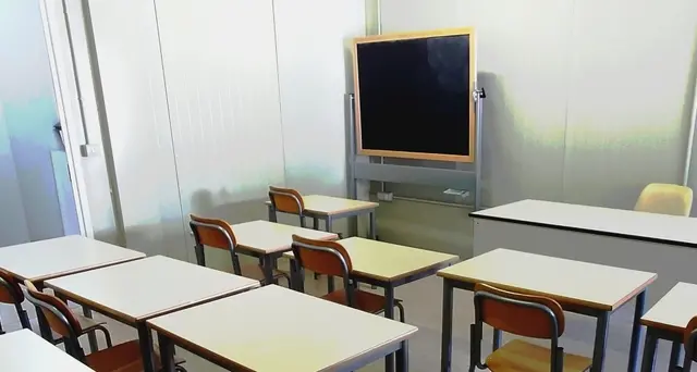 Picchia mio figlio, maestra sospesa