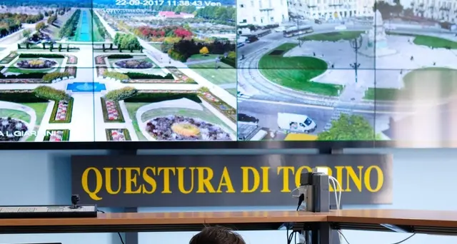 Stacca dito ad agente, verrà espulso