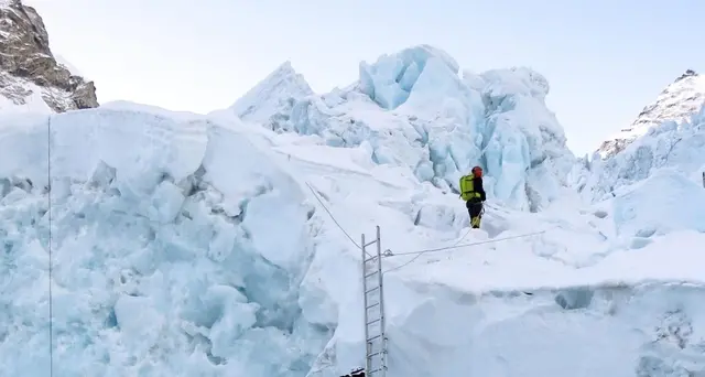 Everest: sale a 11 numero dei morti