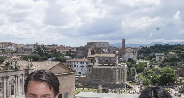 Salva Roma e poteri,incontro Raggi-Conte