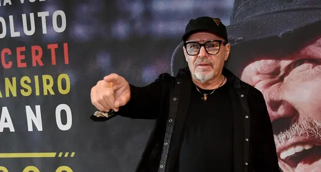 Vasco, 'canto per restare vivo'
