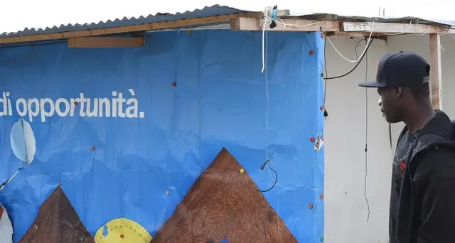 Lite in ghetto Foggia, ferito africano