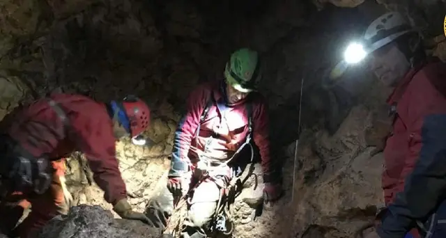 Speleologi bloccati in grotta Calabria