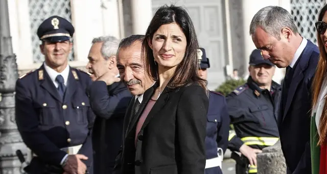 Raggi,si dica salvano banche o italiani