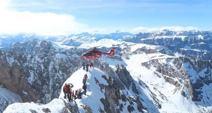 Spettacolare esercitazione dell'Aiut Alpin