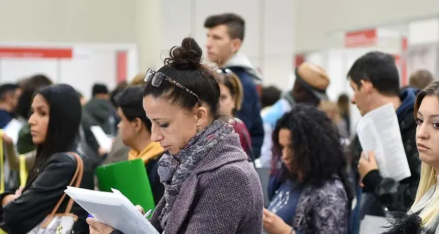 Istat,sale tasso disoccupazione giovani