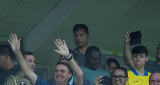 Bolsonaro visita Neymar in clinica