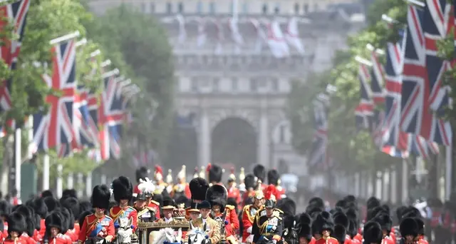 Trooping the Colour festeggia Elisabetta