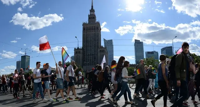 80mila a storico Gay Pride di Varsavia