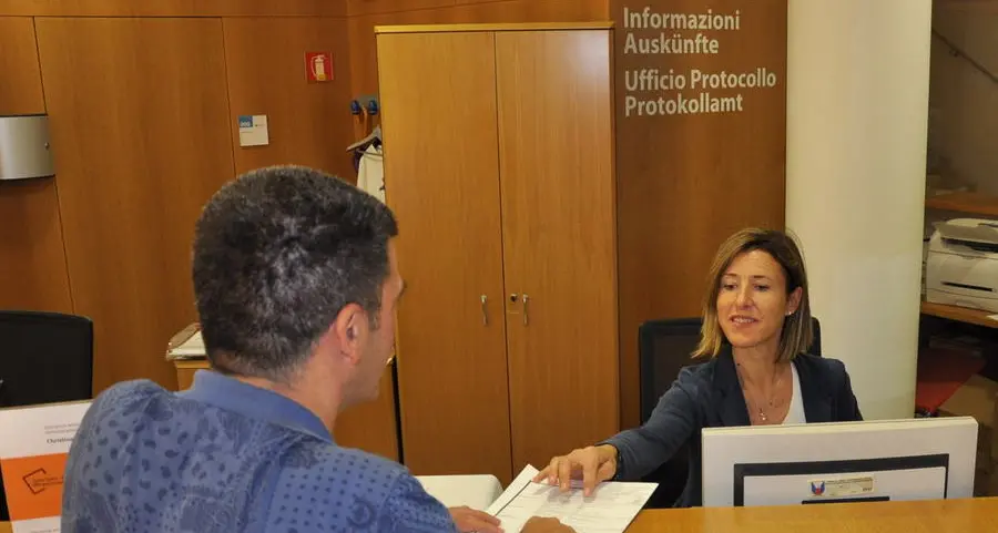 Mense, genitori in difficoltà Un infopoint per le iscrizioni