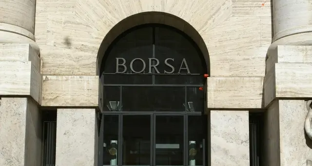 Borsa Milano chiude in rialzo, +0,61%