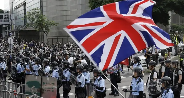 Proteste a Hong Kong contro estradizioni