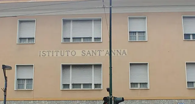 Madre compra scuola per farla vivere