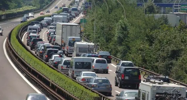 A22, rallentamenti per traffico intenso in direzione sud