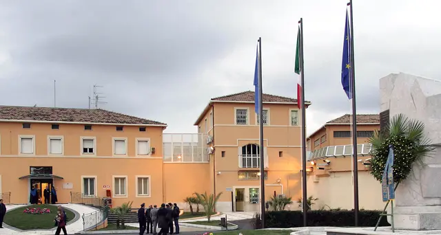 Arrestati 2 agenti carcere Cosenza