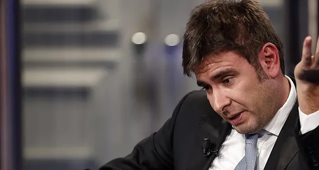 Di Battista: se cade governo mi candido