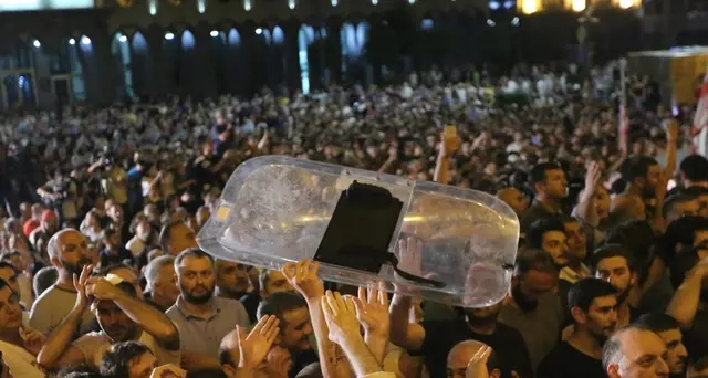 Georgia: 305 manifestanti fermati