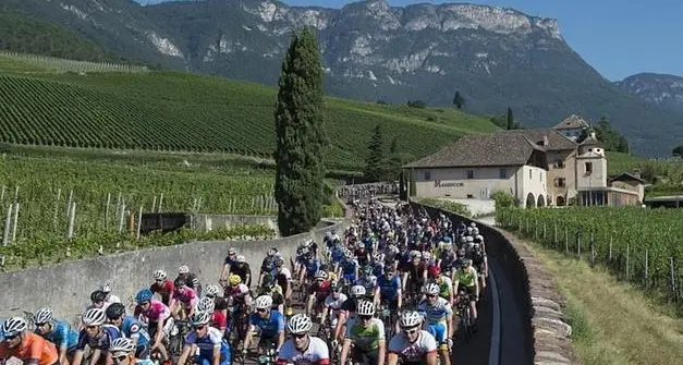 Passo Giovo, ciclista ferito gravemente durante la gara