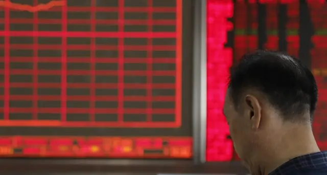 Borsa, Shanghai apre a -0,59%