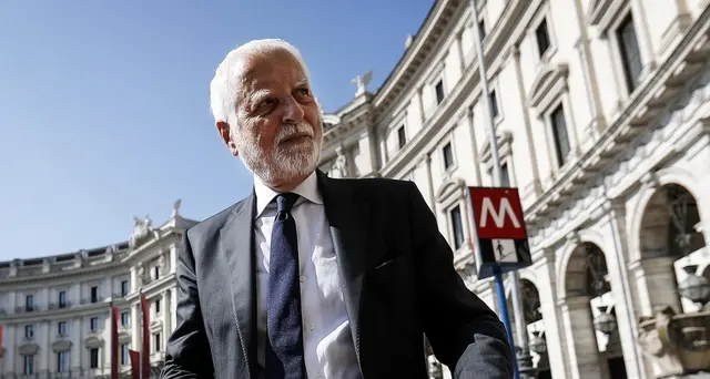 Riapre metro Repubblica, anche una torta