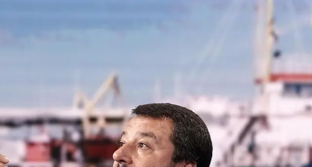 Salvini, Ue ci perseguita sui conti