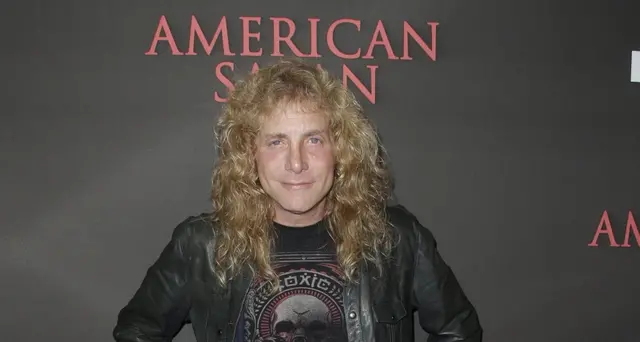 Adler, ex Guns N' Roses, si è pugnalato