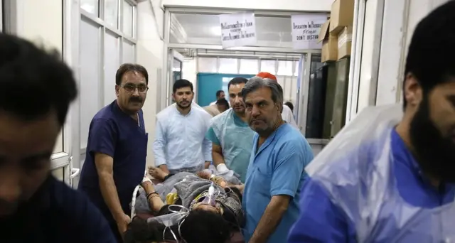 Kashmir: bus cade in burrone, 31 morti