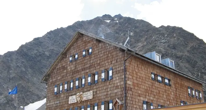 \"Auto in elicottero fino al rifugio, la montagna non è un luna park\"