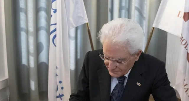 Mattarella firma decreto salva-conti