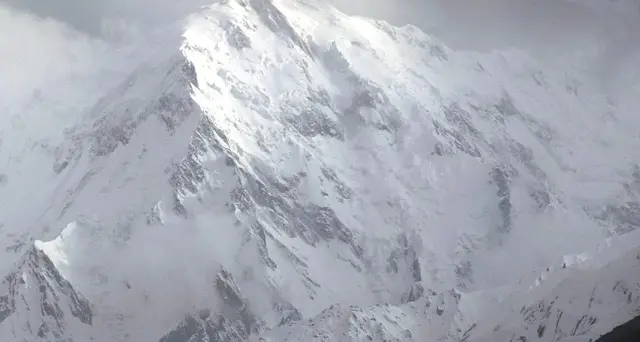 Cala Cimenti su vetta Nanga Parbat