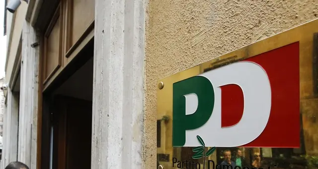 Attivisti FN assaltano sede nazionale Pd