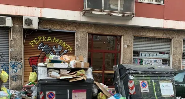 Ancora roghi di cassonetti a Roma